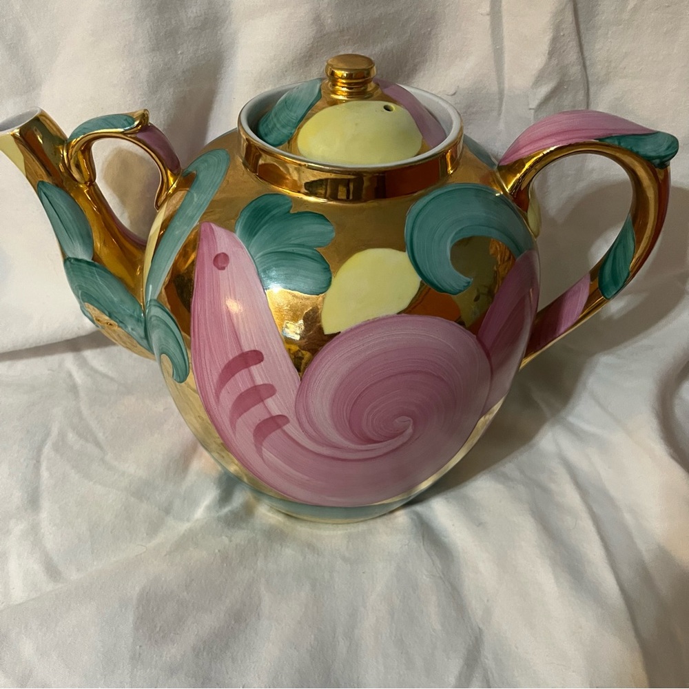 AYAEBO Teapot Russia mid-century 12” tall by 11” wide
